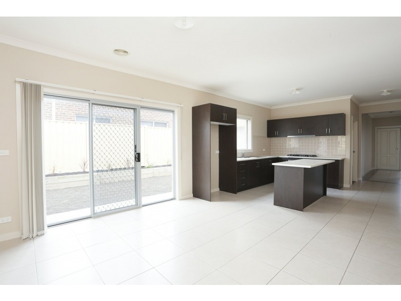 3 Briar Valley Rise, Caroline Springs VIC 3023