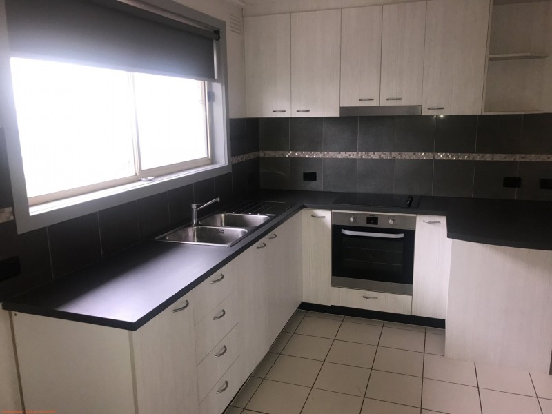 7 Fleetwood Drive, Gladstone Park VIC 3043