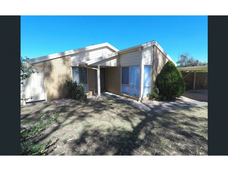 16 Strathconnon Square, Tullamarine VIC 3043