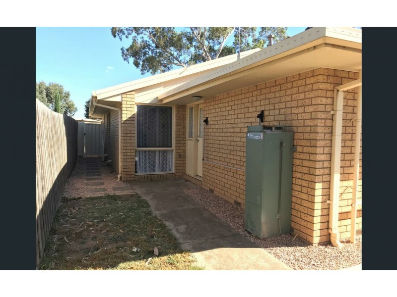16 Strathconnon Square, Tullamarine VIC 3043
