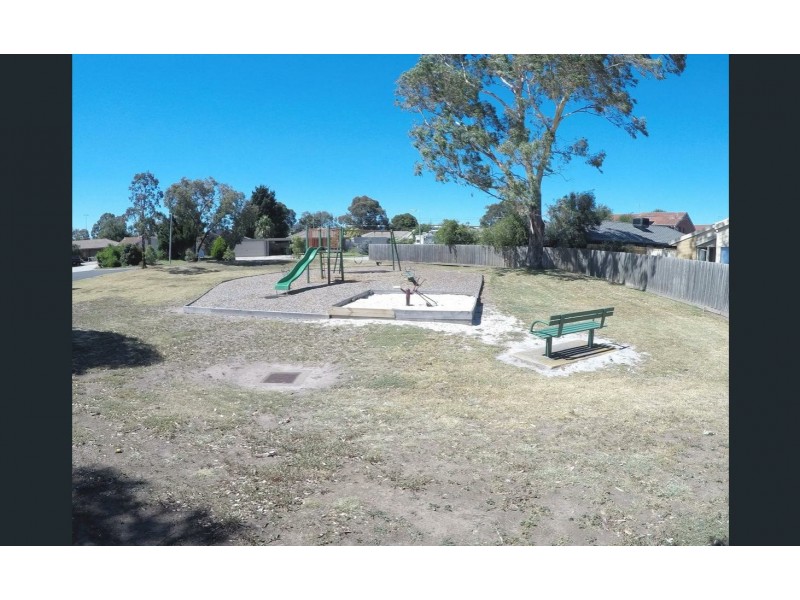 16 Strathconnon Square, Tullamarine VIC 3043