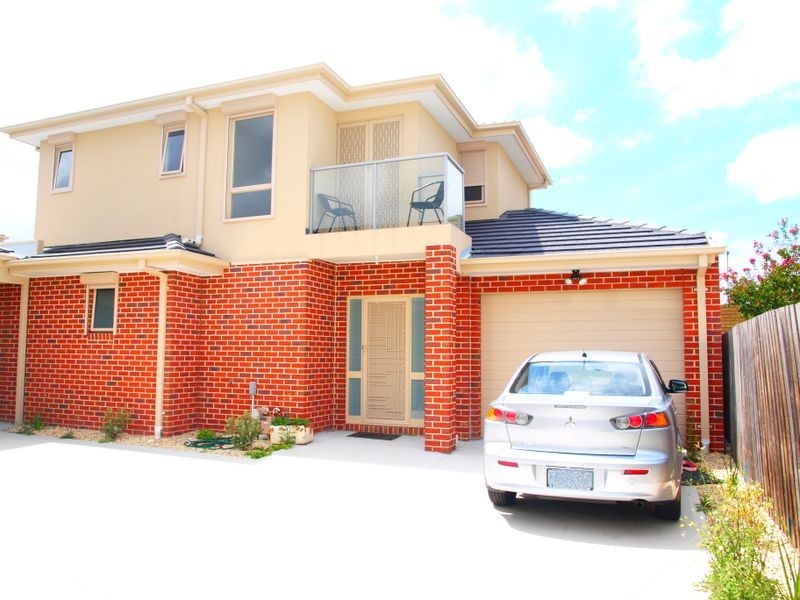 2/16 Lock Street, Fawkner VIC 3060