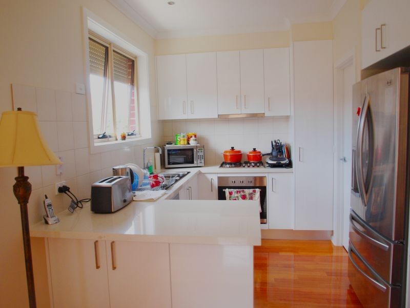 2/16 Lock Street, Fawkner VIC 3060