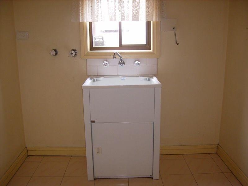 1/8 Lake Avenue, Pascoe Vale VIC 3044