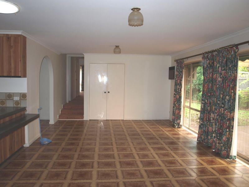 20 Lyndhurst Road, Gladstone Park VIC 3043