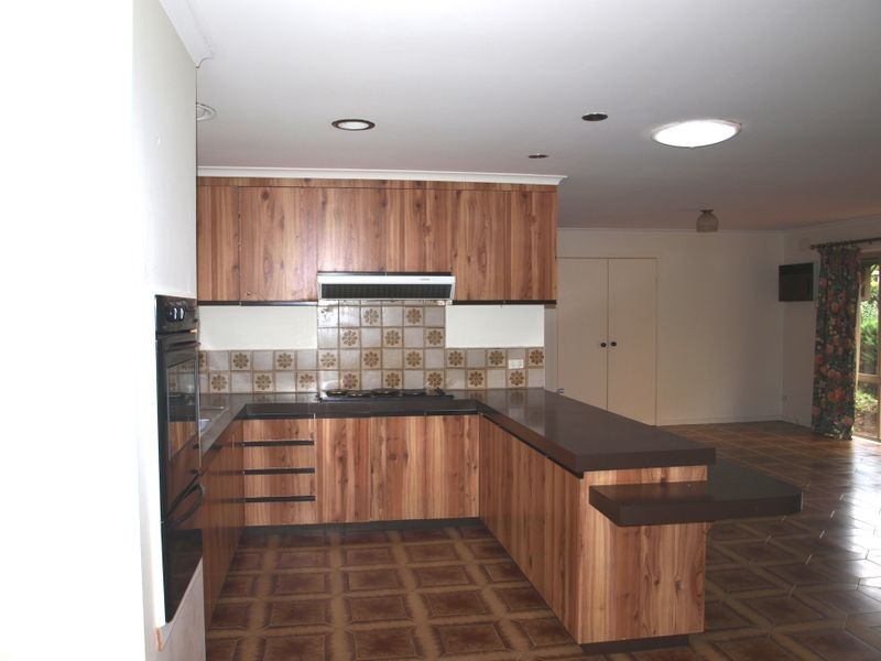 20 Lyndhurst Road, Gladstone Park VIC 3043