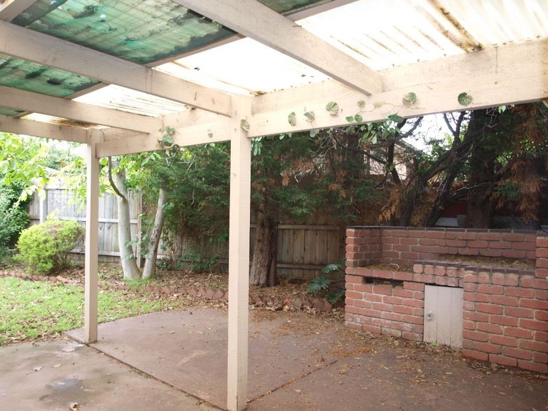 20 Lyndhurst Road, Gladstone Park VIC 3043