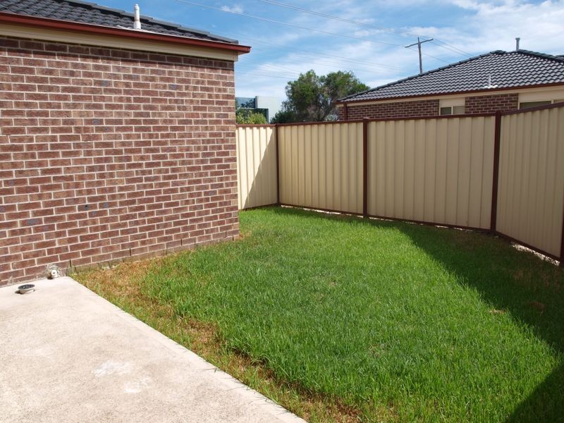 8/274 Melrose Drive, Tullamarine VIC 3043