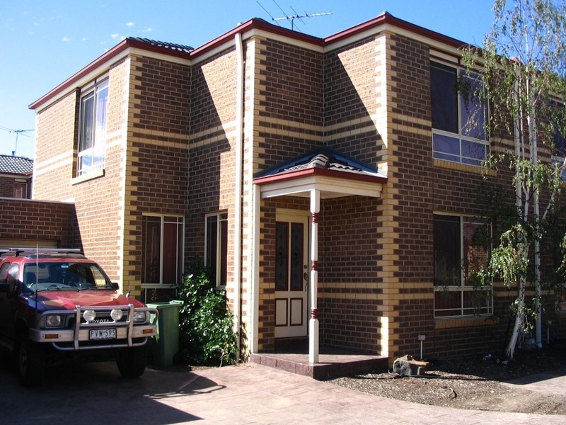 2/218 Melrose Drive, Tullamarine VIC 3043