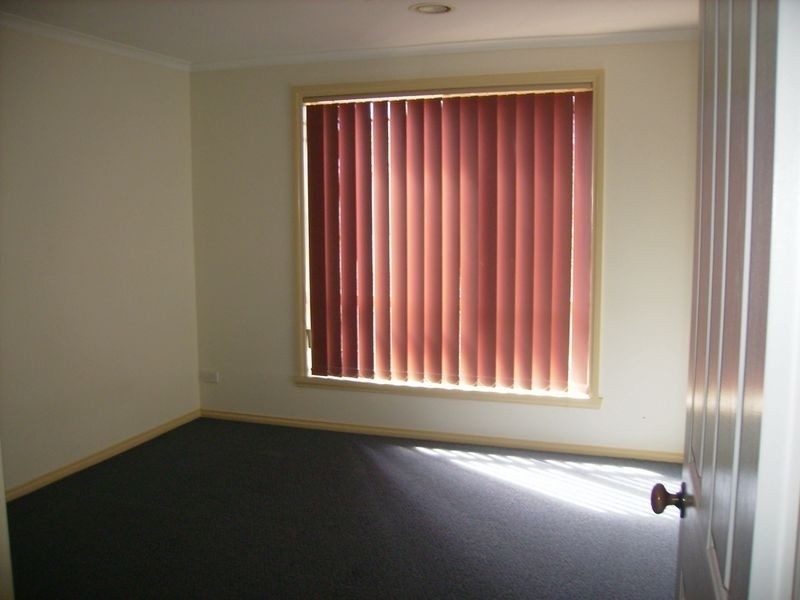 2/218 Melrose Drive, Tullamarine VIC 3043