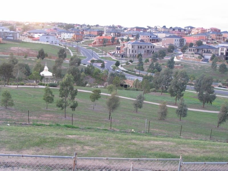 1/10 Linlithgow Way, Greenvale VIC 3059