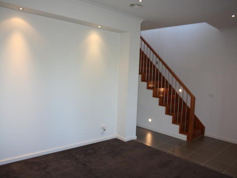 11 Braeside Walk, Caroline Springs VIC 3023