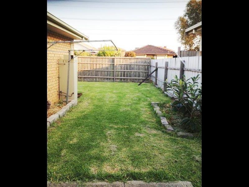 1/7 Lee Street, Deer Park VIC 3023