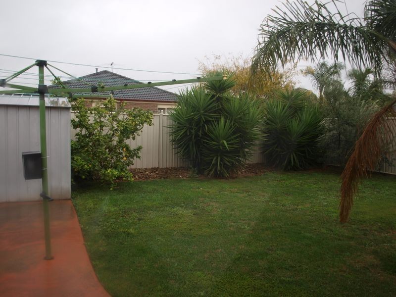 11 Diggers Place, Caroline Springs VIC 3023