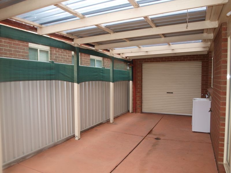 11 Diggers Place, Caroline Springs VIC 3023