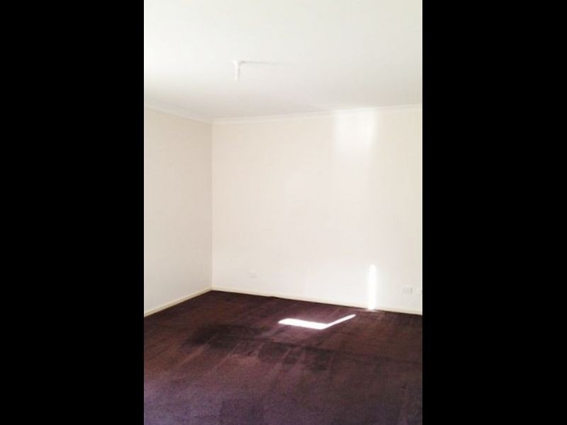 4/64 Doherty Street, Deer Park VIC 3023