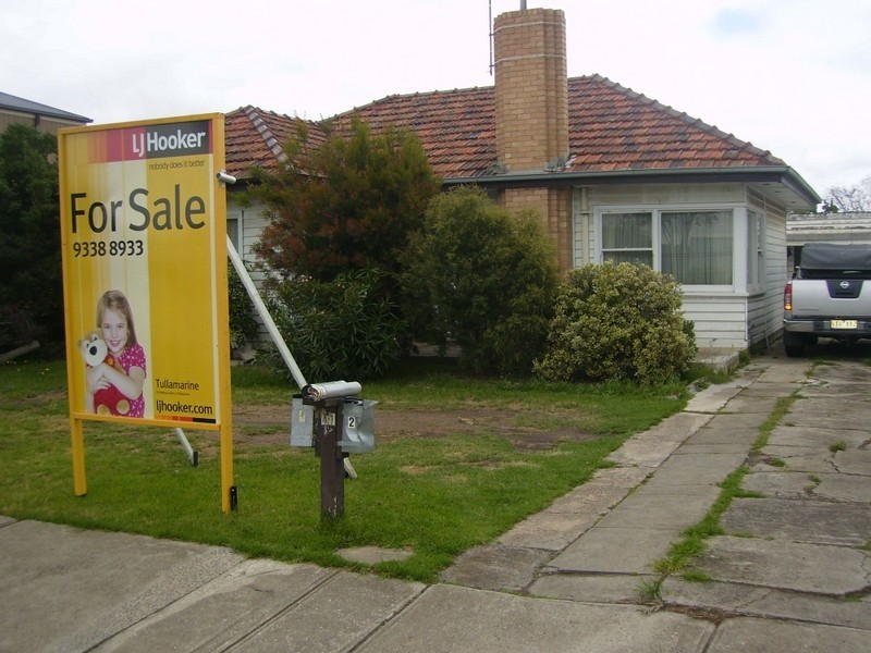 41 Matthews Avenue, Airport West VIC 3042