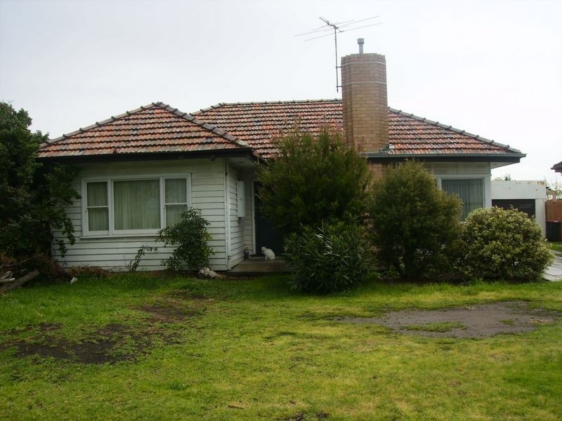 41 Matthews Avenue, Airport West VIC 3042