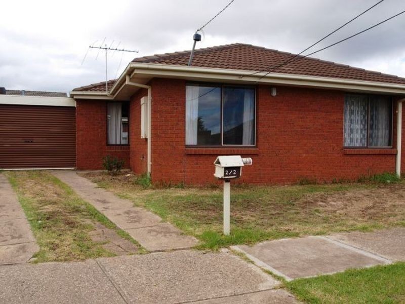 1/2 Campbell Avenue, Deer Park VIC 3023