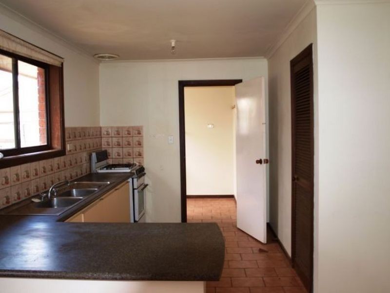 1/2 Campbell Avenue, Deer Park VIC 3023