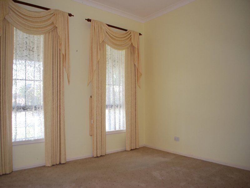 12 Ambleside Road, Greenvale VIC 3059