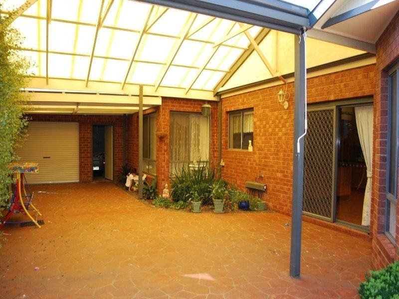 12 Ambleside Road, Greenvale VIC 3059