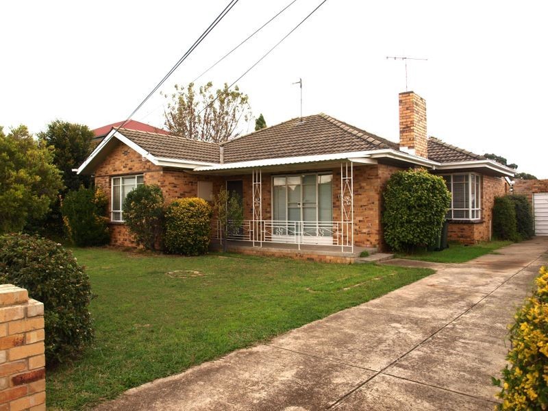 17 Banksia Grove, Tullamarine VIC 3043