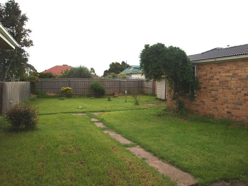 17 Banksia Grove, Tullamarine VIC 3043