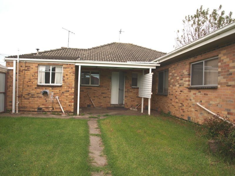 17 Banksia Grove, Tullamarine VIC 3043