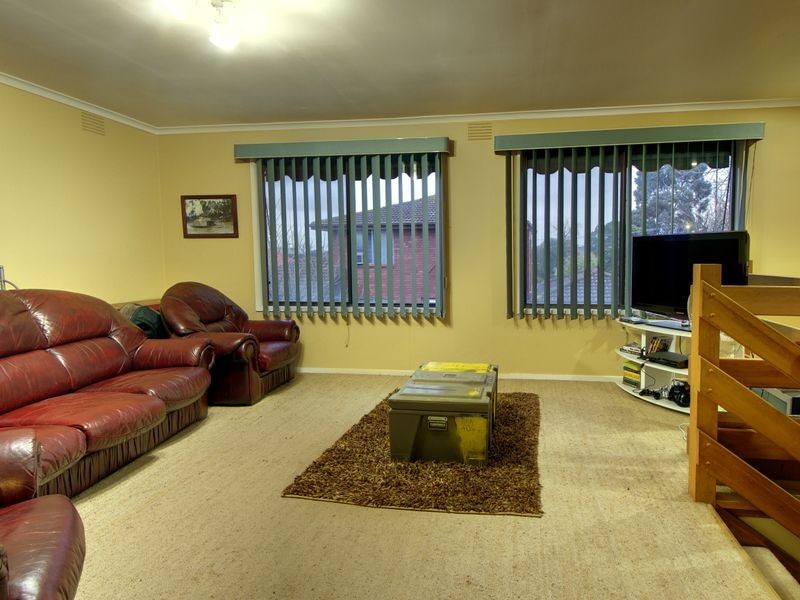 4 Adam Court, Gladstone Park VIC 3043