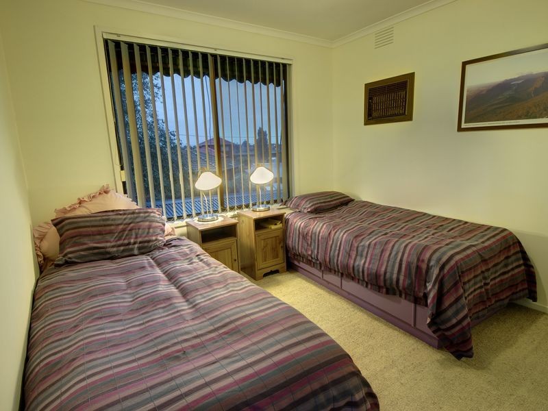 4 Adam Court, Gladstone Park VIC 3043