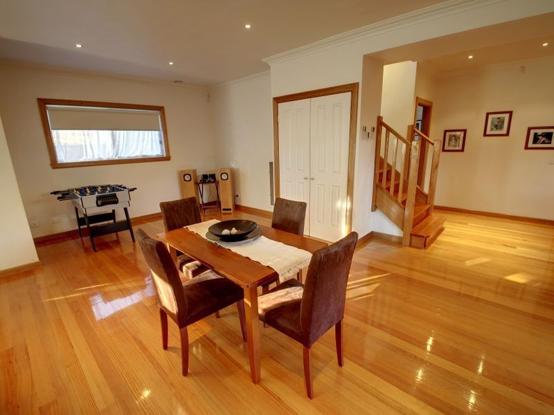 2/164 Cornwall Road, Sunshine VIC 3020