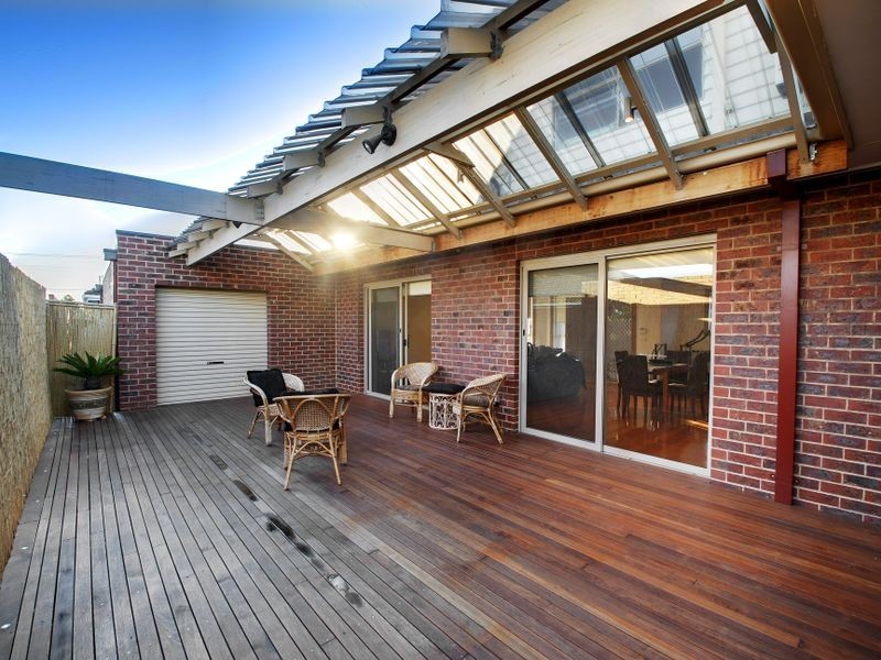 2/164 Cornwall Road, Sunshine VIC 3020
