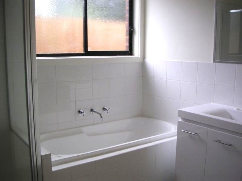 2/10 Goodwood Drive, Keilor Downs VIC 3038