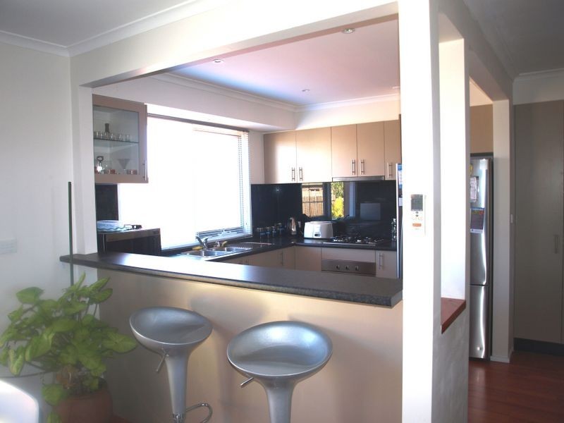 2/33 Waratah Avenue, Tullamarine VIC 3043
