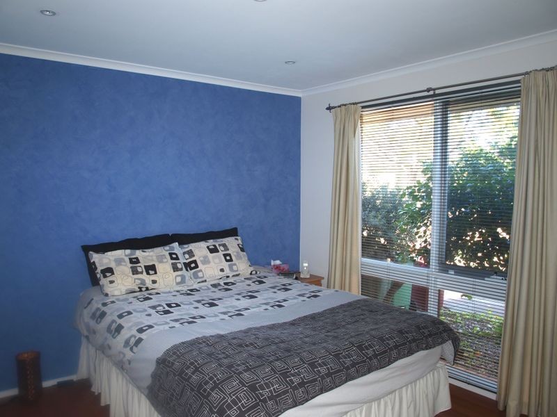 2/33 Waratah Avenue, Tullamarine VIC 3043