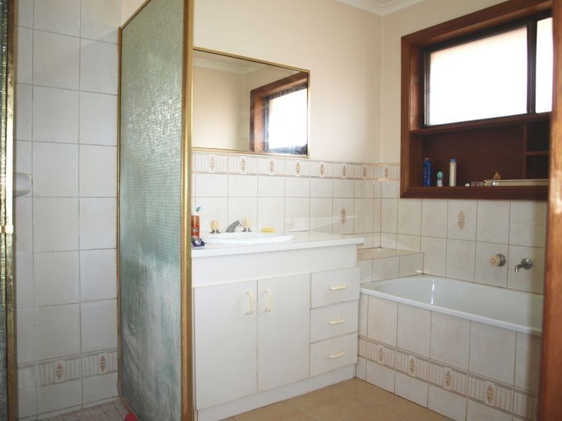 1/8 Henderson Road, Tullamarine VIC 3043