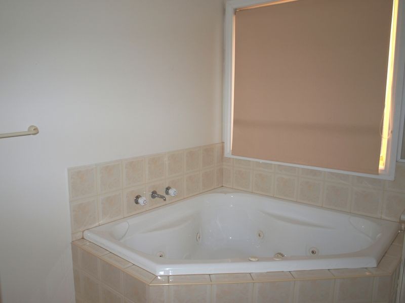 97 Catherine Drive, Hillside VIC 3037