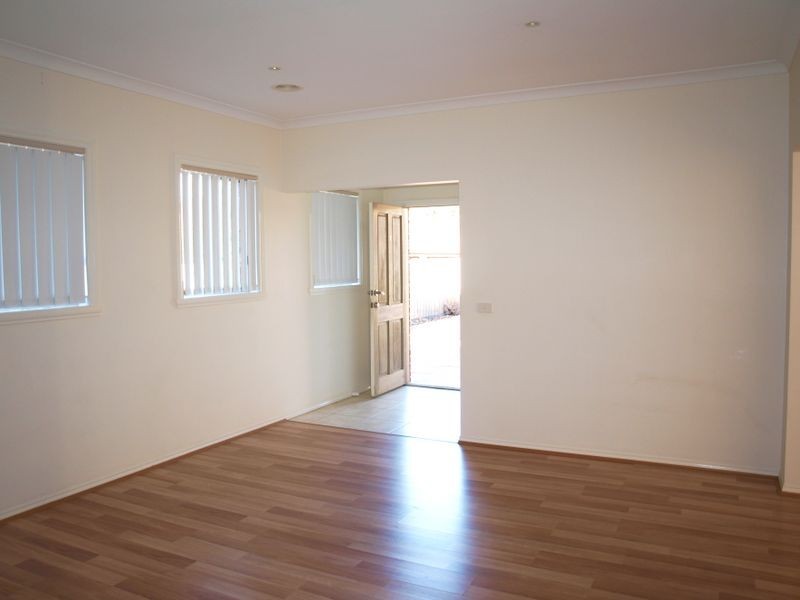 2/36 Albert Road, Sydenham VIC 3037