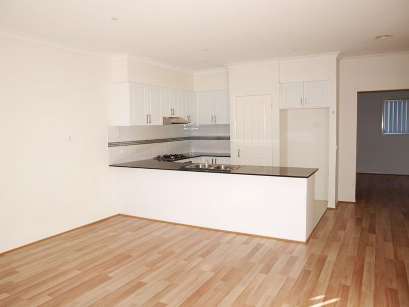 2/36 Albert Road, Sydenham VIC 3037