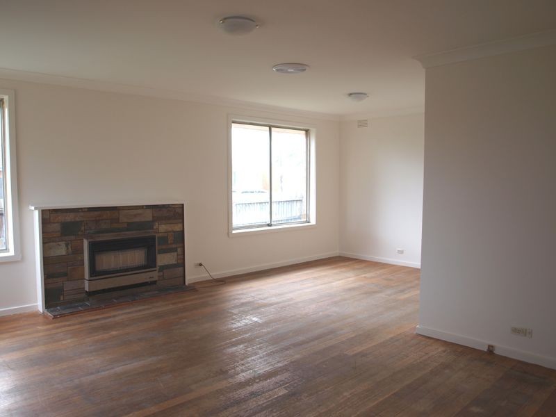 1/32 Hogan Street, Deer Park VIC 3023