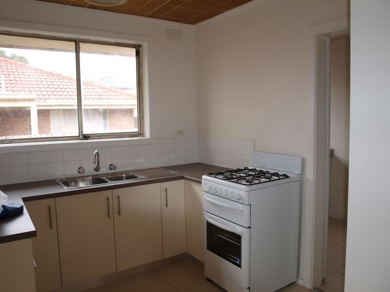 1/32 Hogan Street, Deer Park VIC 3023