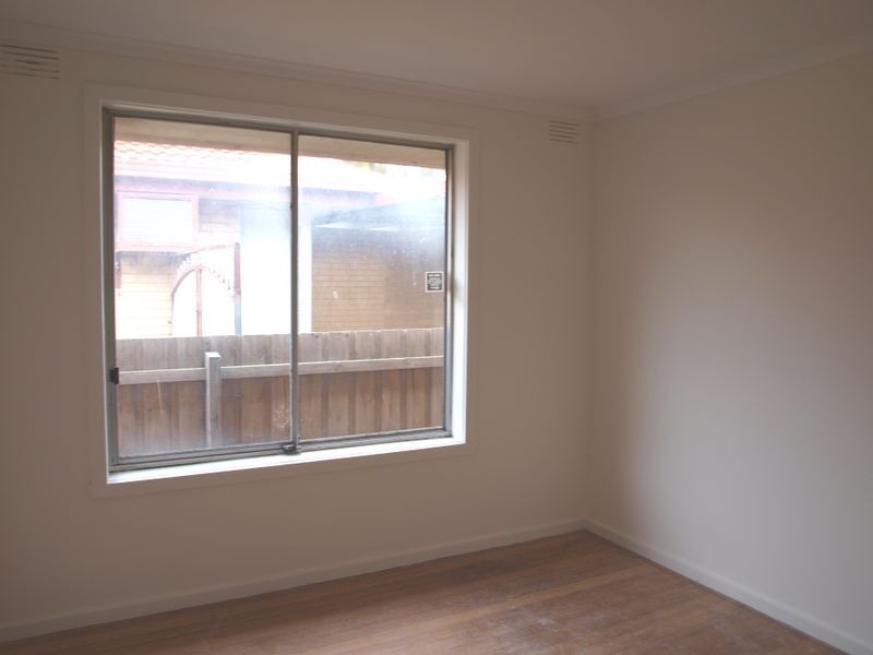 1/32 Hogan Street, Deer Park VIC 3023