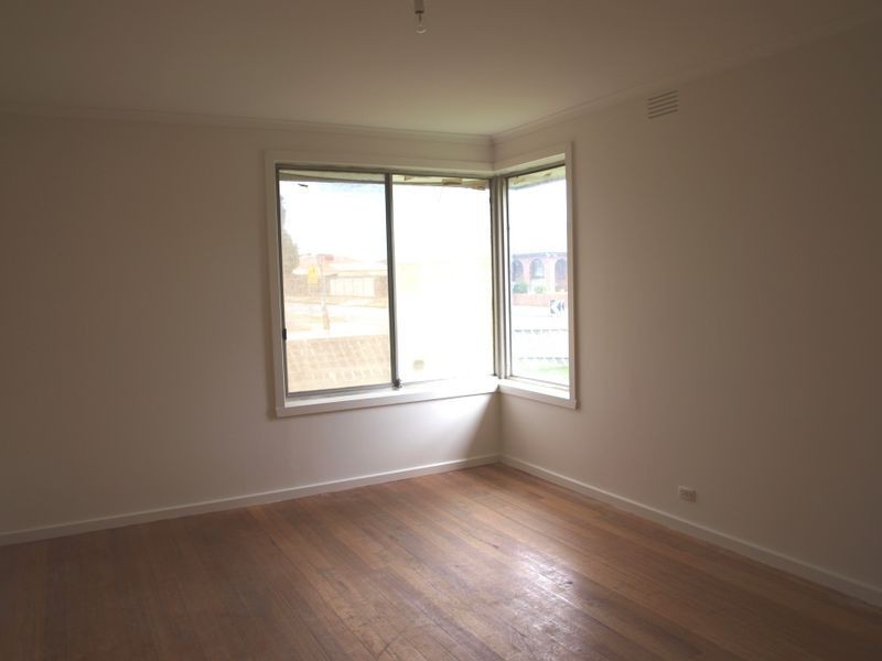 1/32 Hogan Street, Deer Park VIC 3023