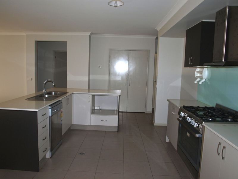 21 Burrora Way, Craigieburn VIC 3064