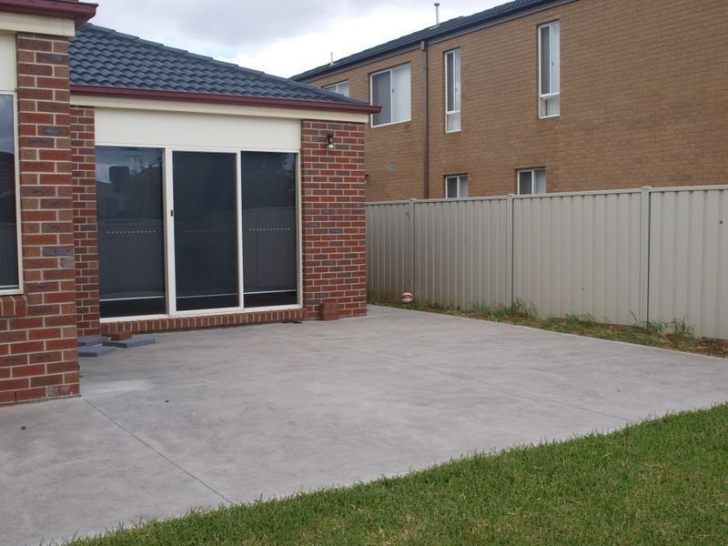 21 Burrora Way, Craigieburn VIC 3064