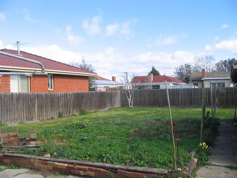 47 Matthews Avenue, Airport West VIC 3042