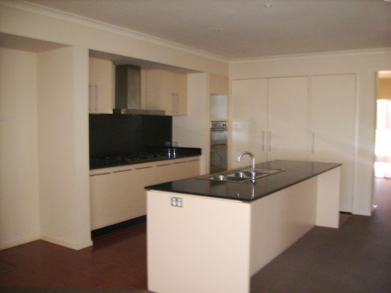 22 Grandview Crescent, Hillside VIC 3037
