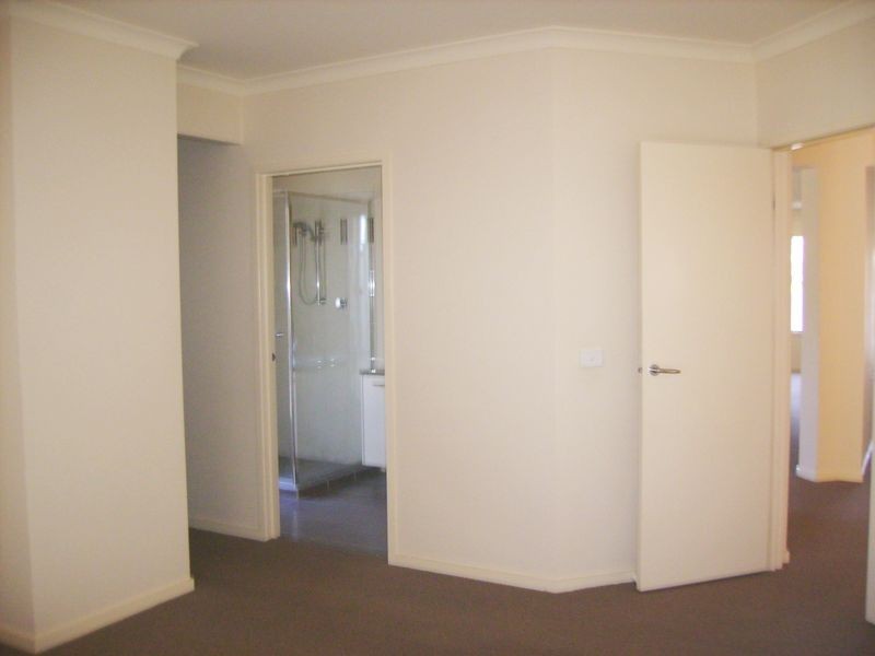 22 Grandview Crescent, Hillside VIC 3037