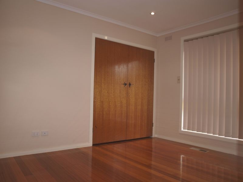 70 Fitzgeralad road, Sunshine VIC 3020